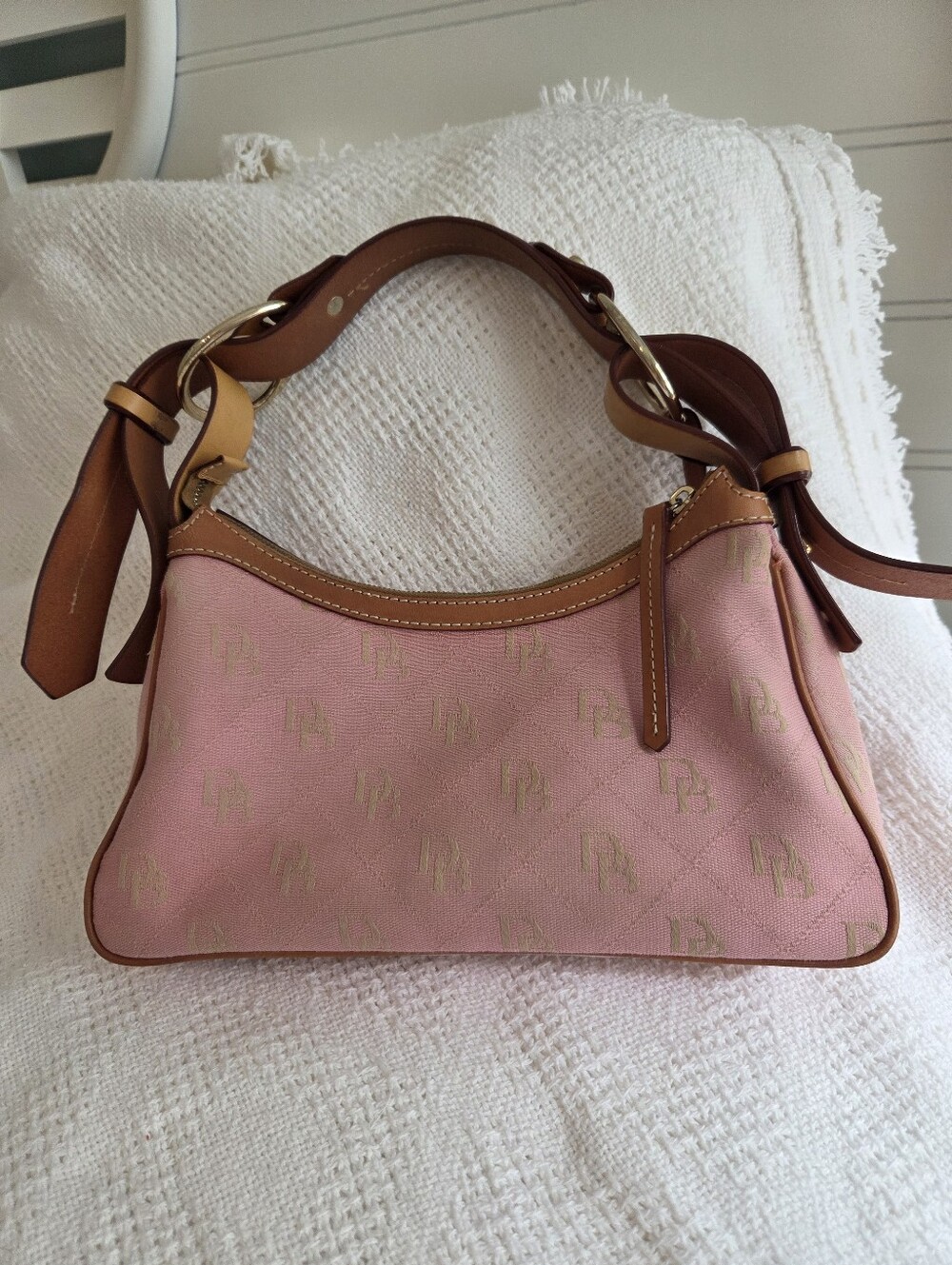 Dooney & Bourke Light pink signature Canvas shoulder bag - Picture 2 of 15